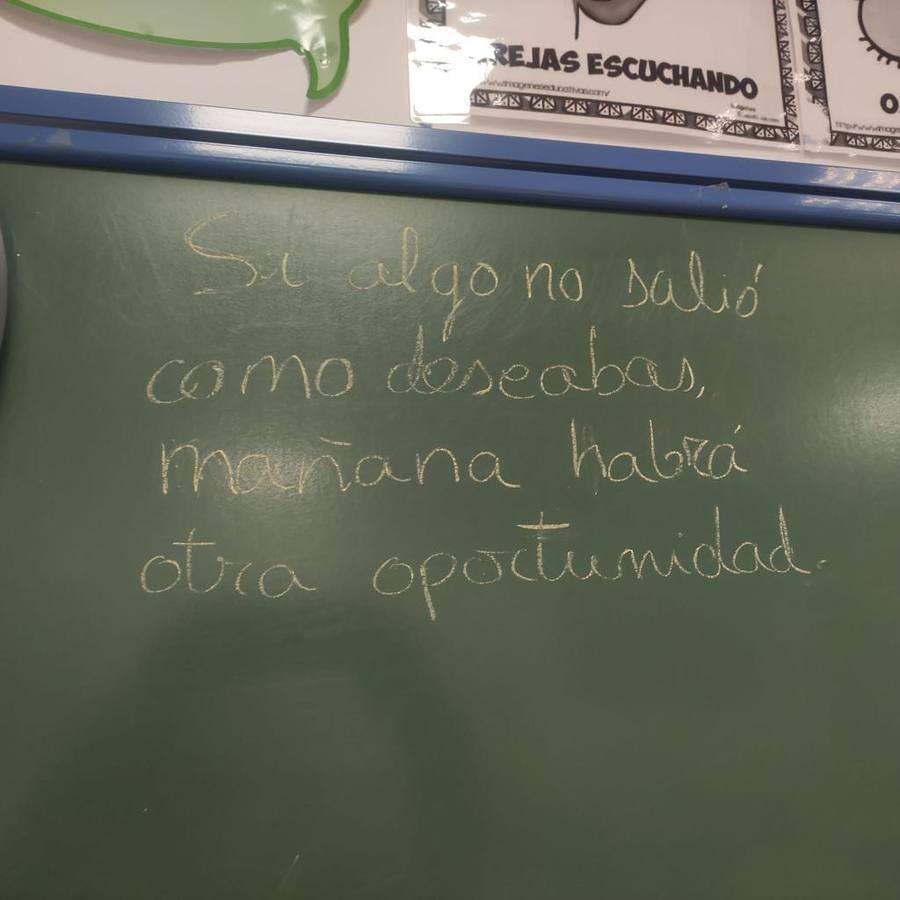 Los mensajes sorpresa con los que despiertan cada mañana los alumnos de un colegio sevillano