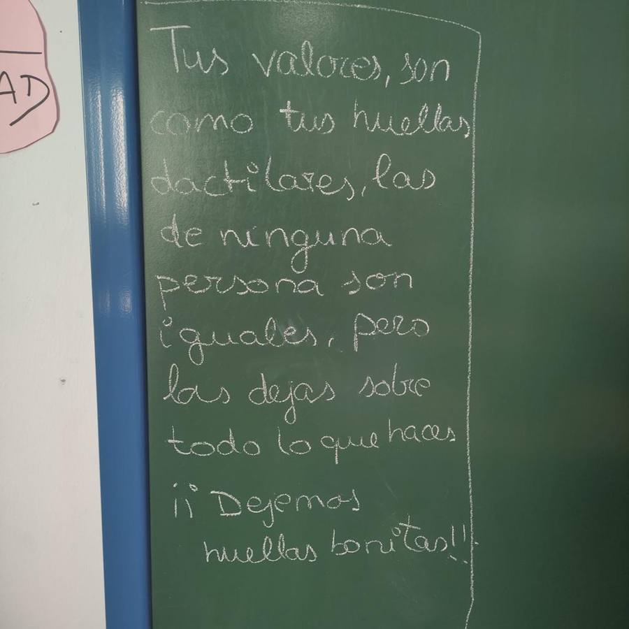 Los mensajes sorpresa con los que despiertan cada mañana los alumnos de un colegio sevillano