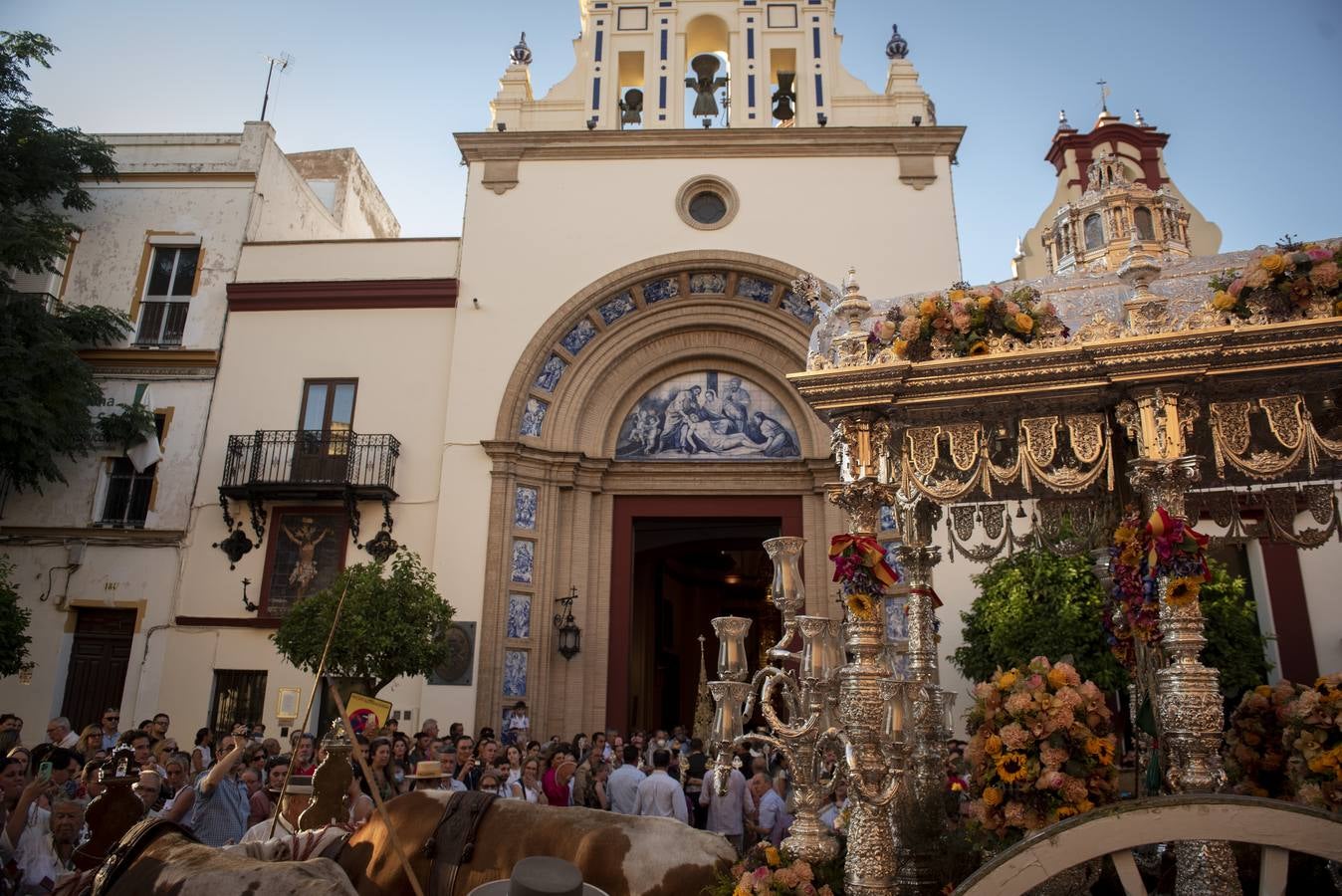 La Hermandad del Rocío de la Macarena vuelve a casa tras una intensa romería