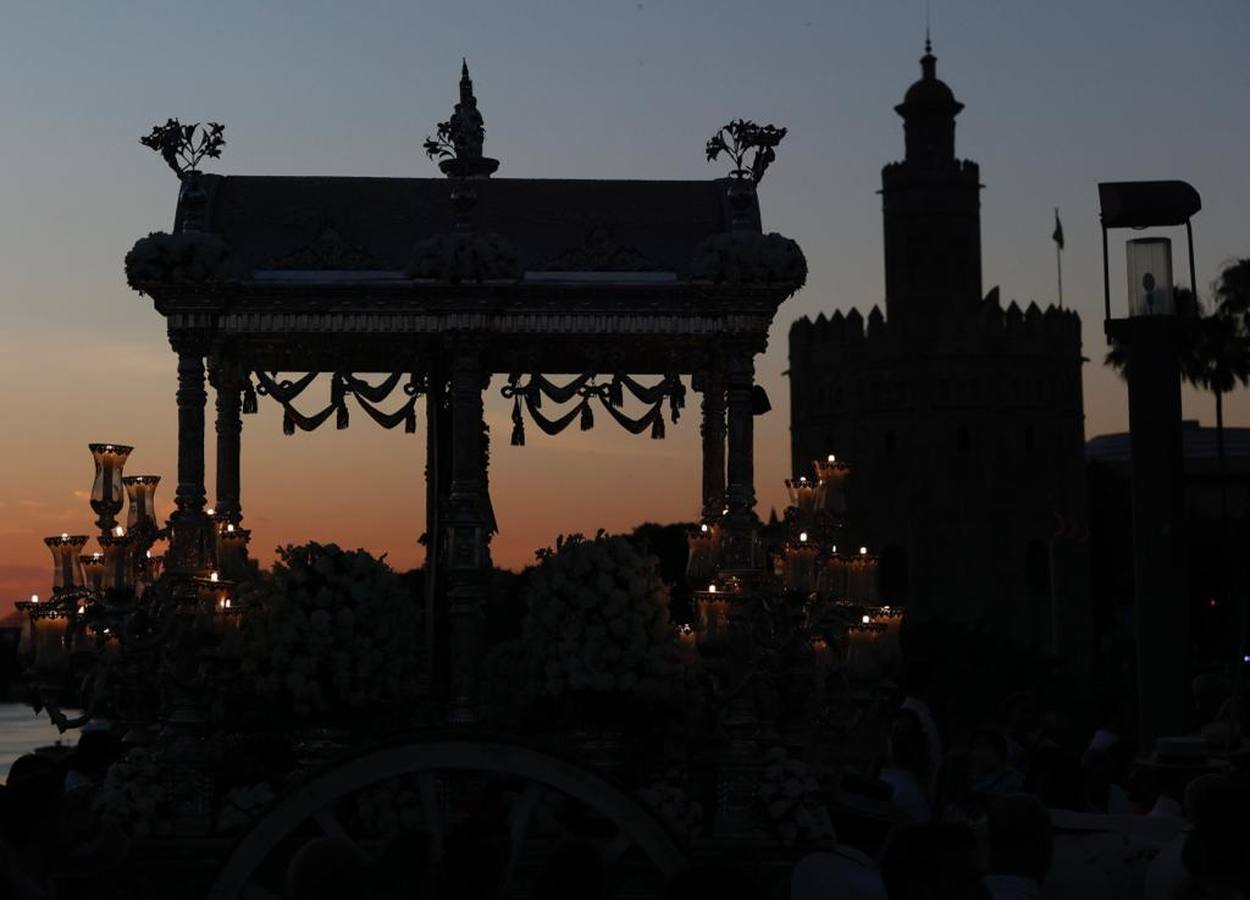 La hermandad del Rocío de Sevilla ya está en la ciudad