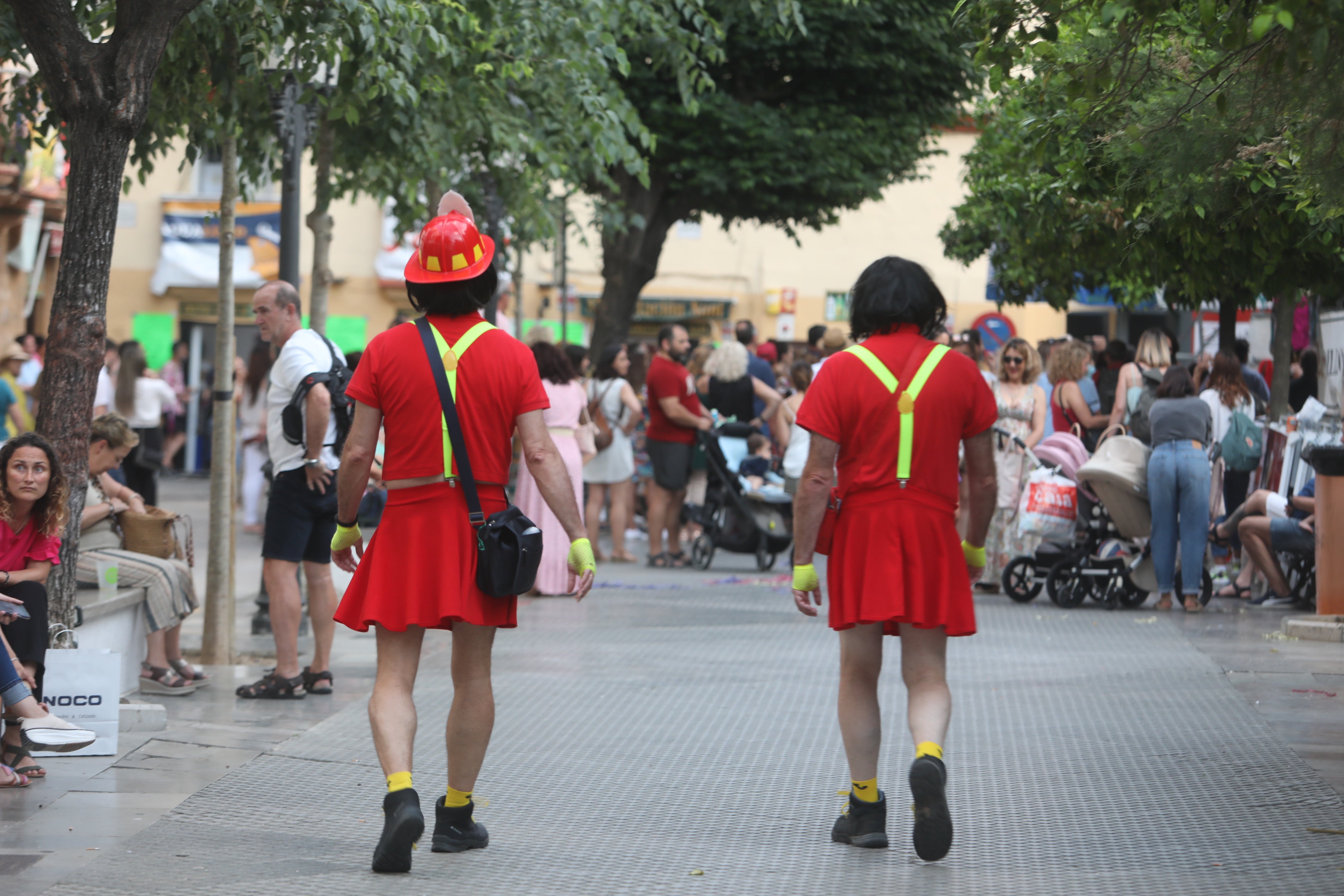 En imágenes: Jueves de Carnaval de verano por las calles de Cádiz