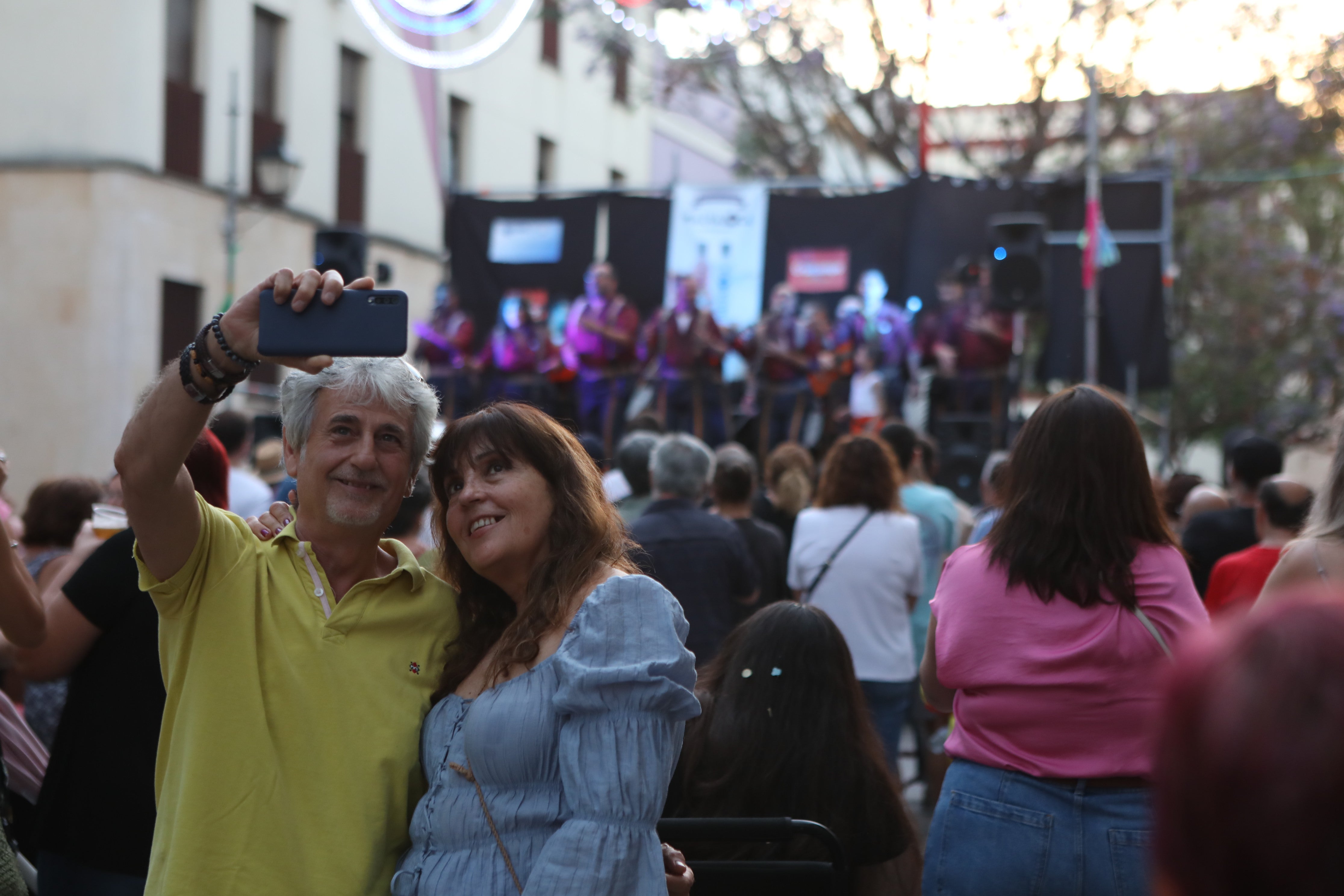 En imágenes: Jueves de Carnaval de verano por las calles de Cádiz