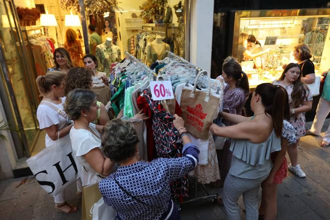 La bulliciosa Shopping Night de Córdoba, en imágenes