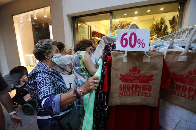 La bulliciosa Shopping Night de Córdoba, en imágenes