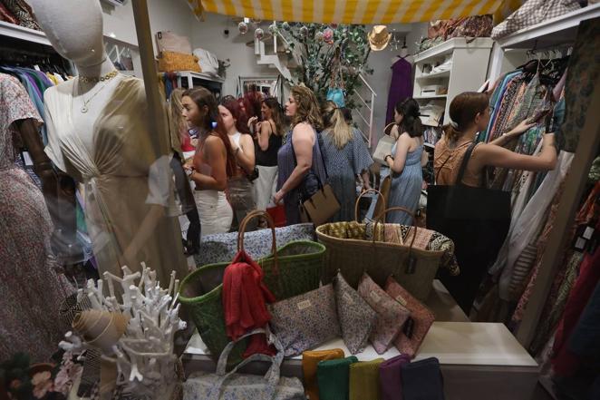 La bulliciosa Shopping Night de Córdoba, en imágenes