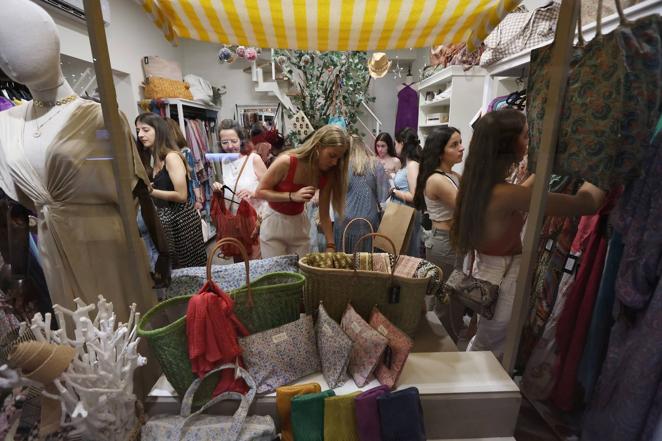 La bulliciosa Shopping Night de Córdoba, en imágenes