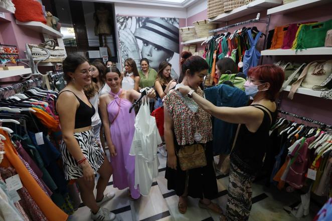 La bulliciosa Shopping Night de Córdoba, en imágenes