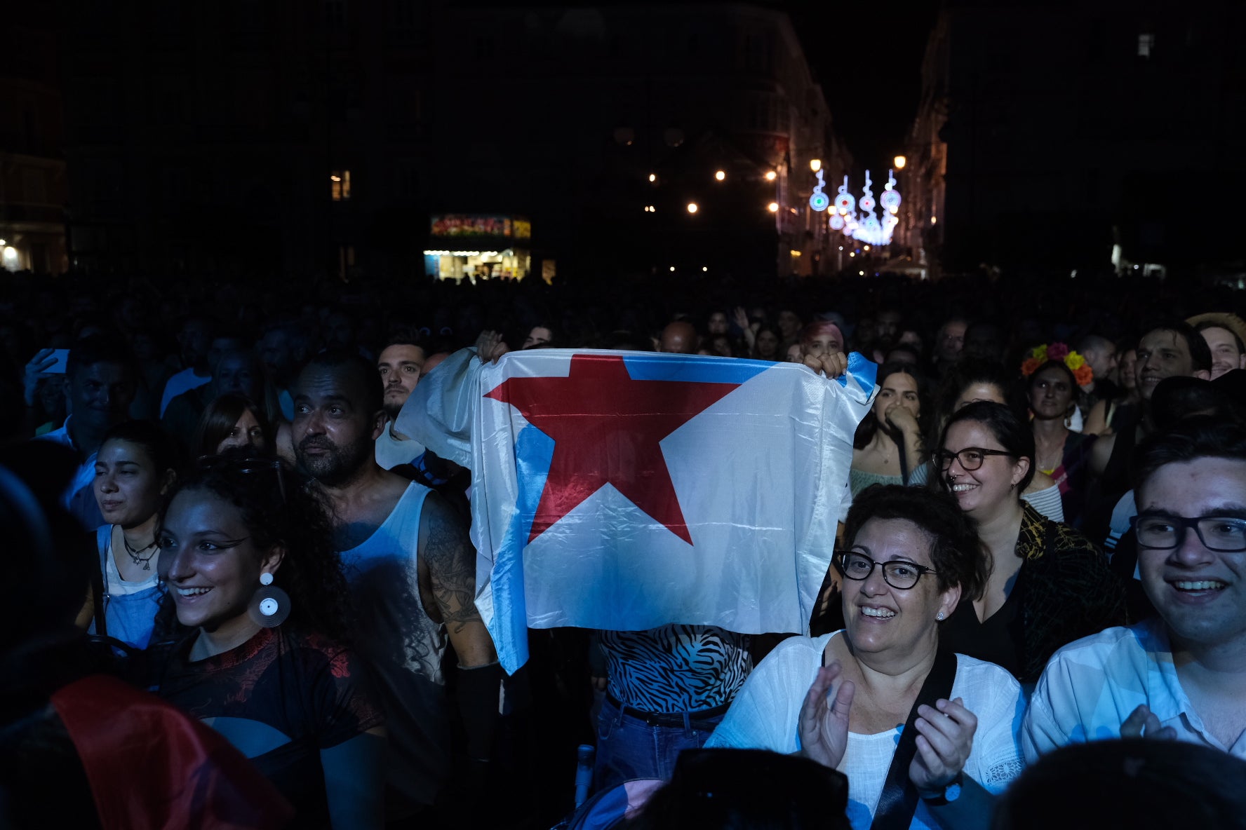 Fotogalería: Concierto de Tanxugueiras en la plaza de San Antonio de Cádiz