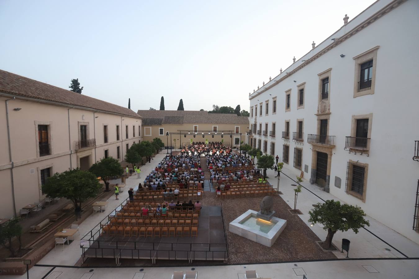 El concierto benéfico de Cáritas Córdoba, en imágenes