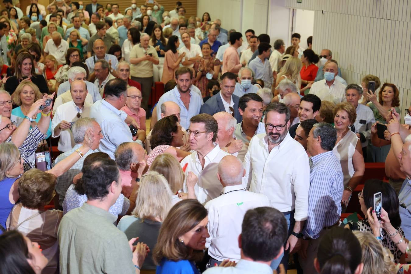 El acto de Feijóo en Córdoba, en imágenes