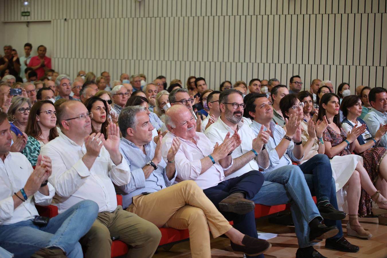 El acto de Feijóo en Córdoba, en imágenes