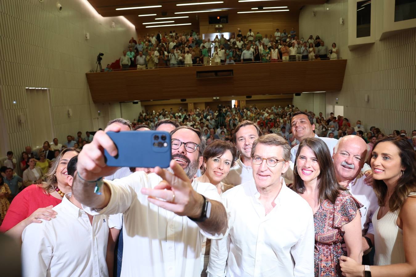 El acto de Feijóo en Córdoba, en imágenes