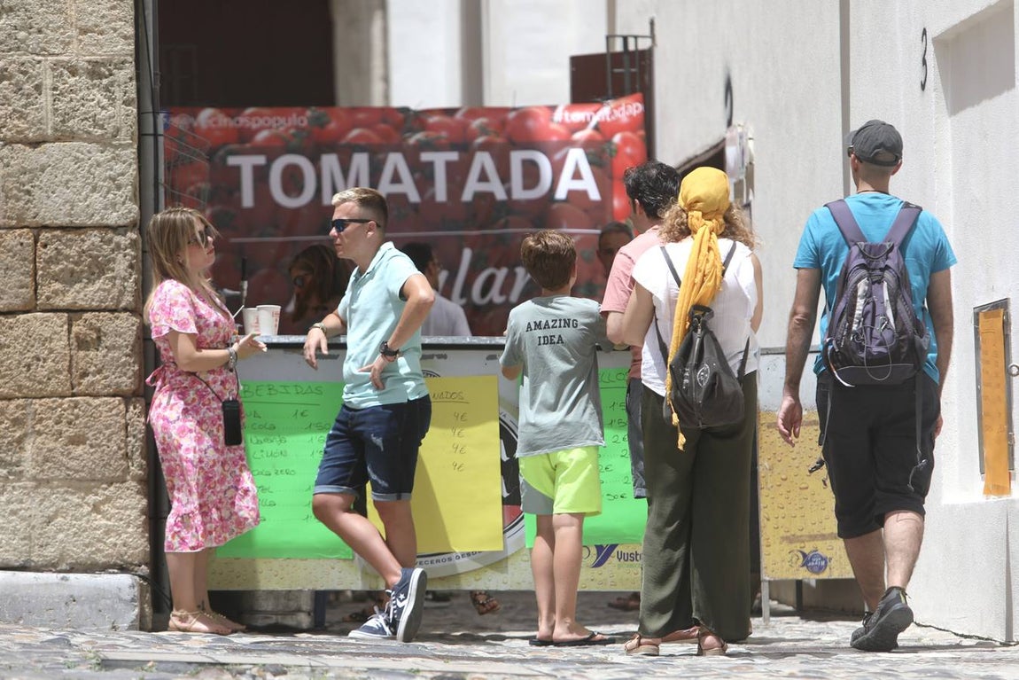 Fotos: Fiasco de la &#039;Tomatada popular&#039; de este sábado en la plaza de Santa Cruz
