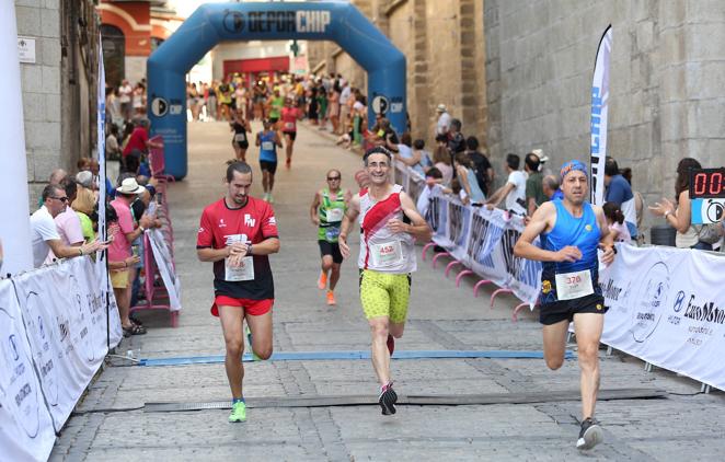 La Carrera del Corpus llena de atletas las calles del Casco de Toledo