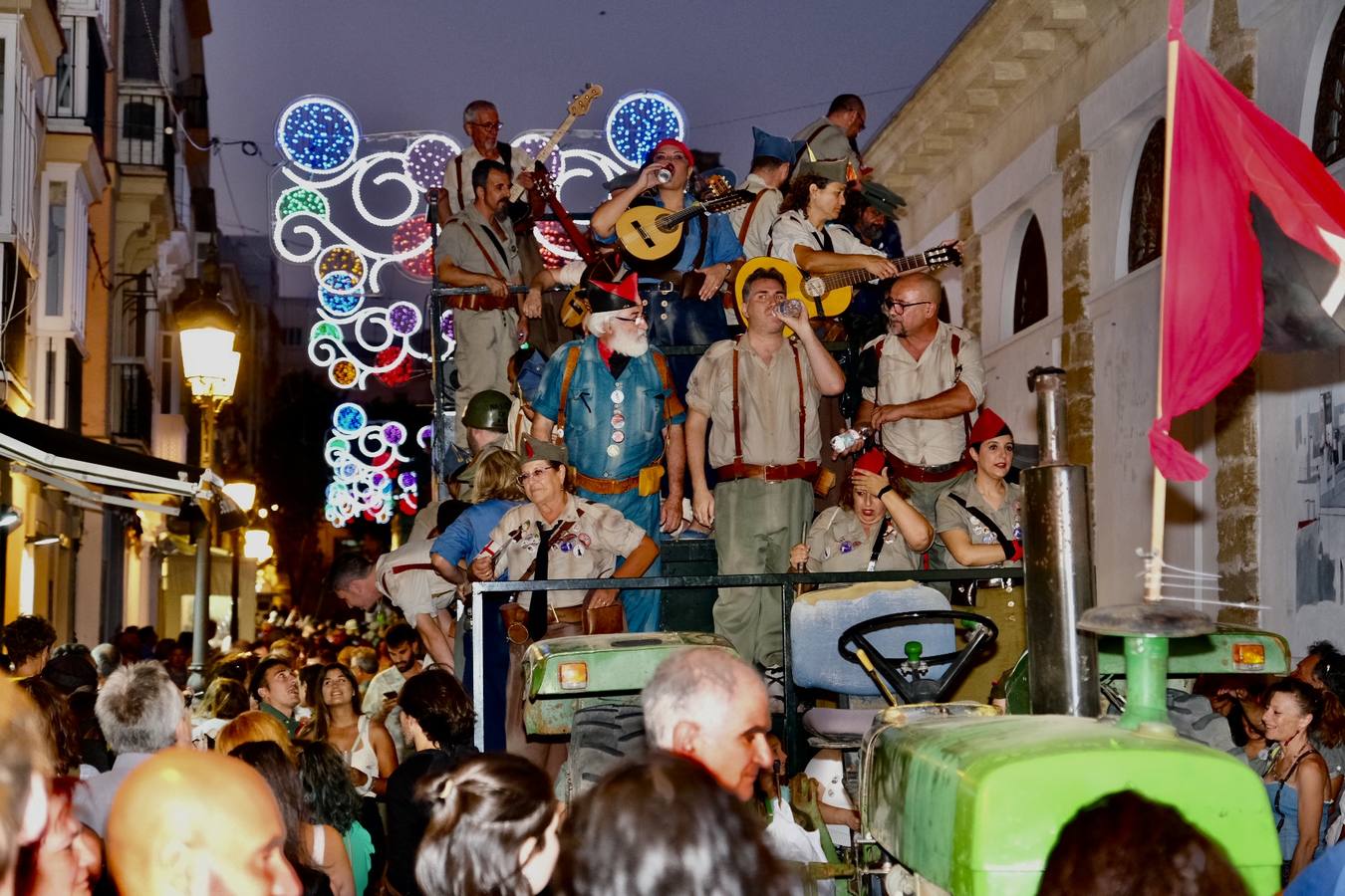 Fotos: Ambiente y carrusel de coros en Cádiz el Domingo de Piñata