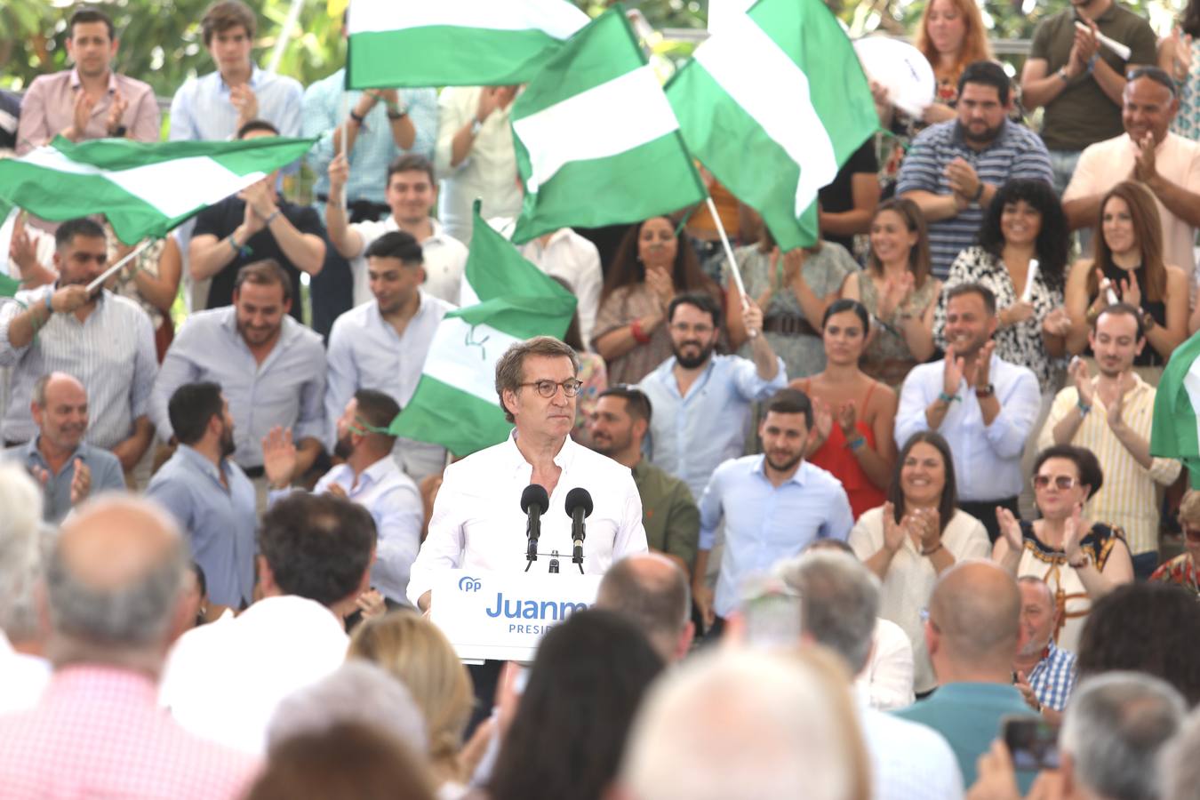 Fotos: Feijóo pide el voto en Cádiz «para seguir construyendo una tierra más libre»