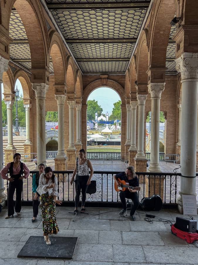 Dior monta la Feria en la Plaza de España, en imágenes