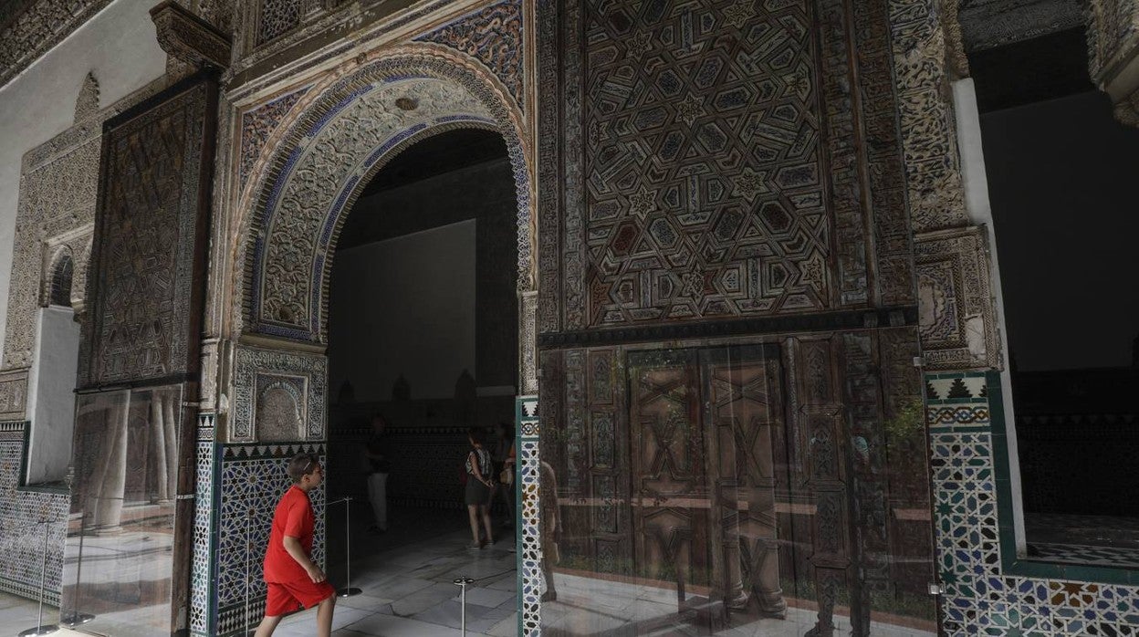 El Alcázar de Sevilla restaura sus puertas