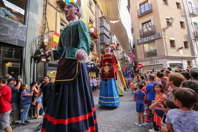 Solemnidad colorista. 