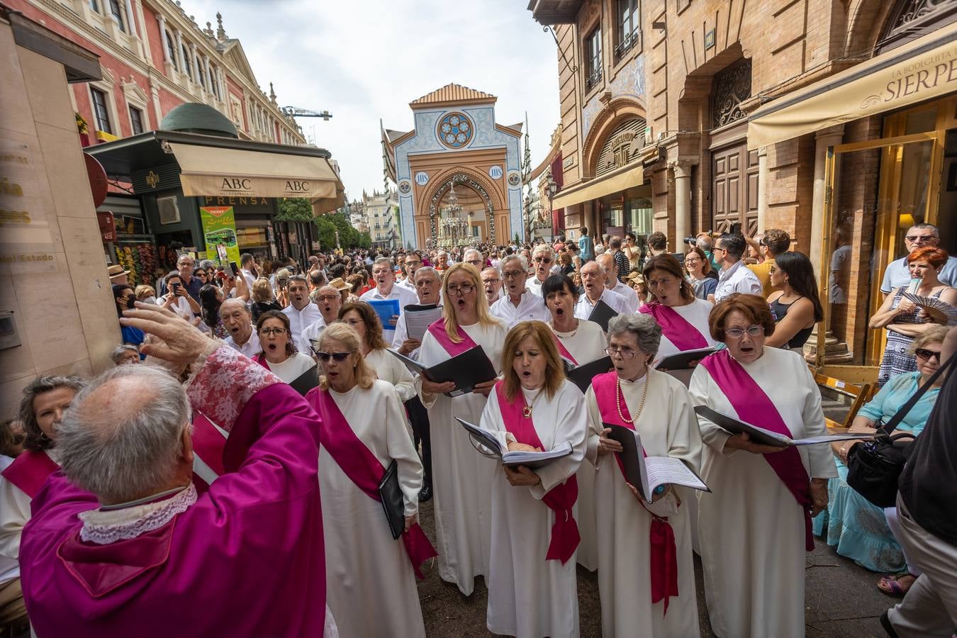 Las mejores imágenes de la procesión del Corpus Christi de Sevilla (y II)