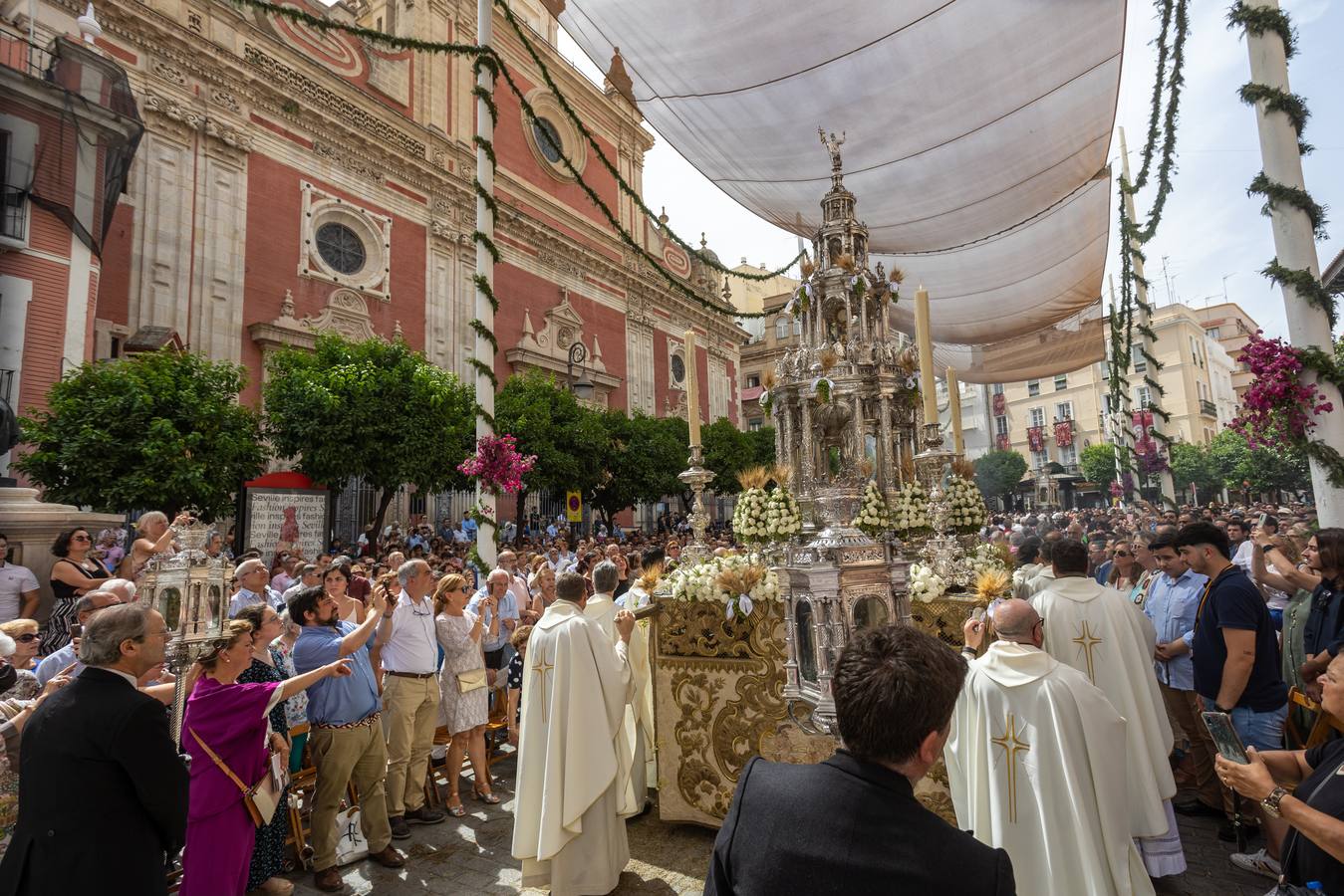 Las mejores imágenes de la procesión del Corpus Christi de Sevilla (y II)