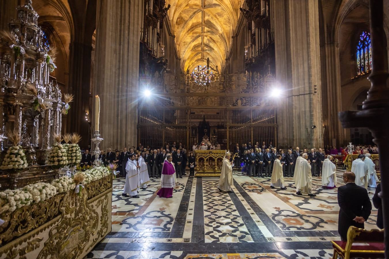 En imágenes, la Eucaristía del Corpus Christi en la Catedral de Sevilla