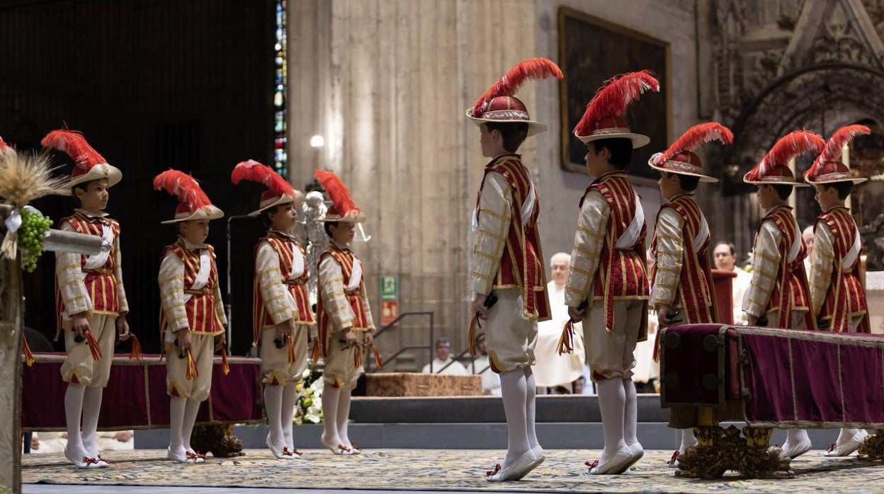 En imágenes, la Eucaristía del Corpus Christi en la Catedral de Sevilla