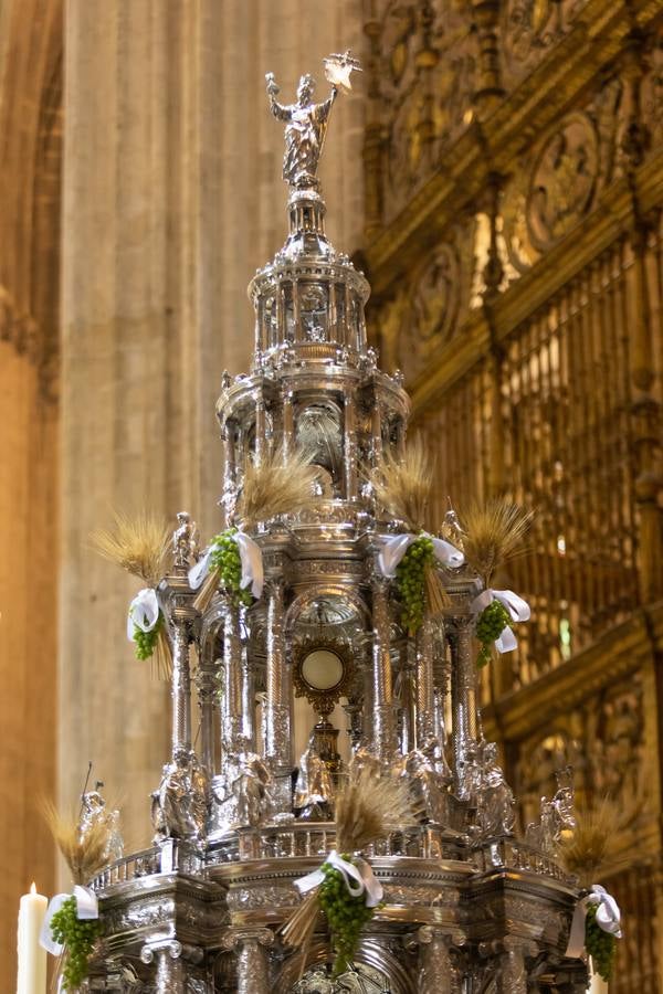 En imágenes, la Eucaristía del Corpus Christi en la Catedral de Sevilla