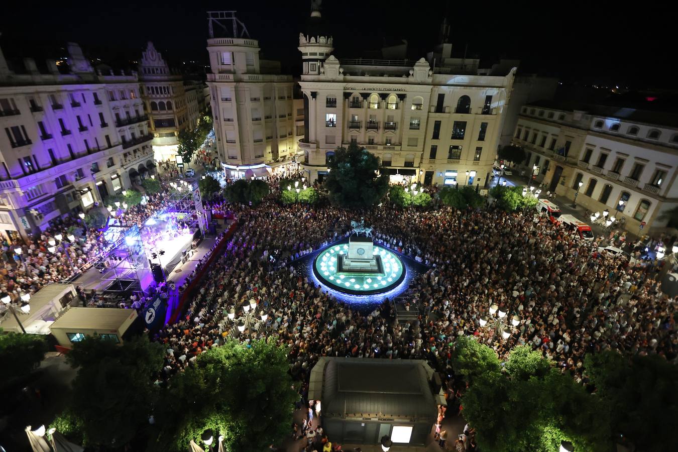 El recital de Estrella Morente en la Noche Blanca de Córdoba, en imágenes