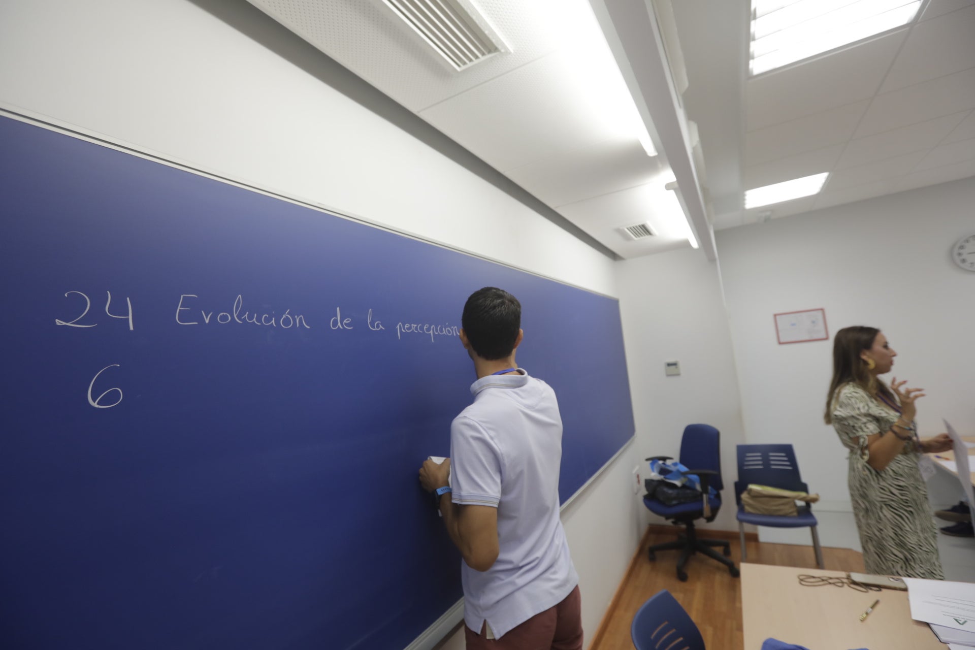 En imágenes: Así ha sido la primera prueba de las oposiciones a maestro en Cádiz