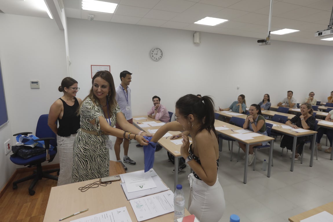 En imágenes: Así ha sido la primera prueba de las oposiciones a maestro en Cádiz