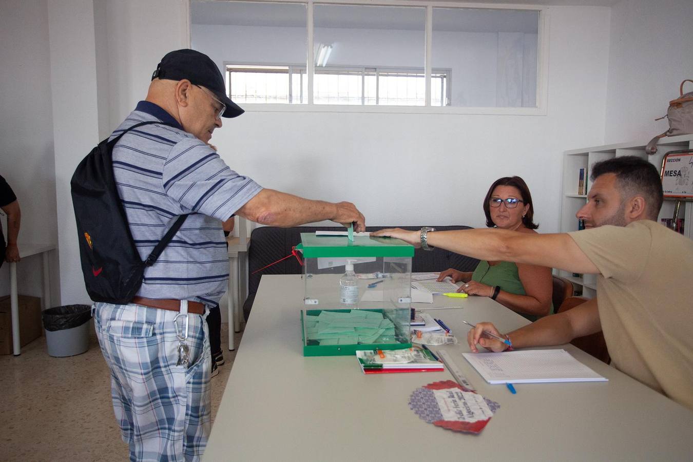 Votaciones durante la jornada electoral del 19J en Andalucía