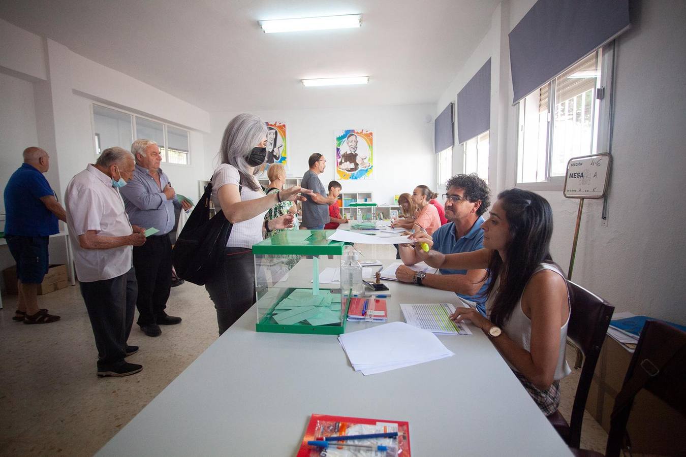 Votaciones durante la jornada electoral del 19J en Andalucía