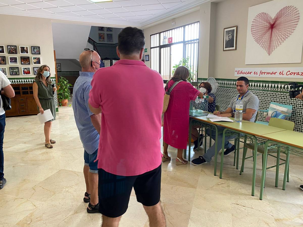 Votaciones durante la jornada electoral del 19J en Andalucía