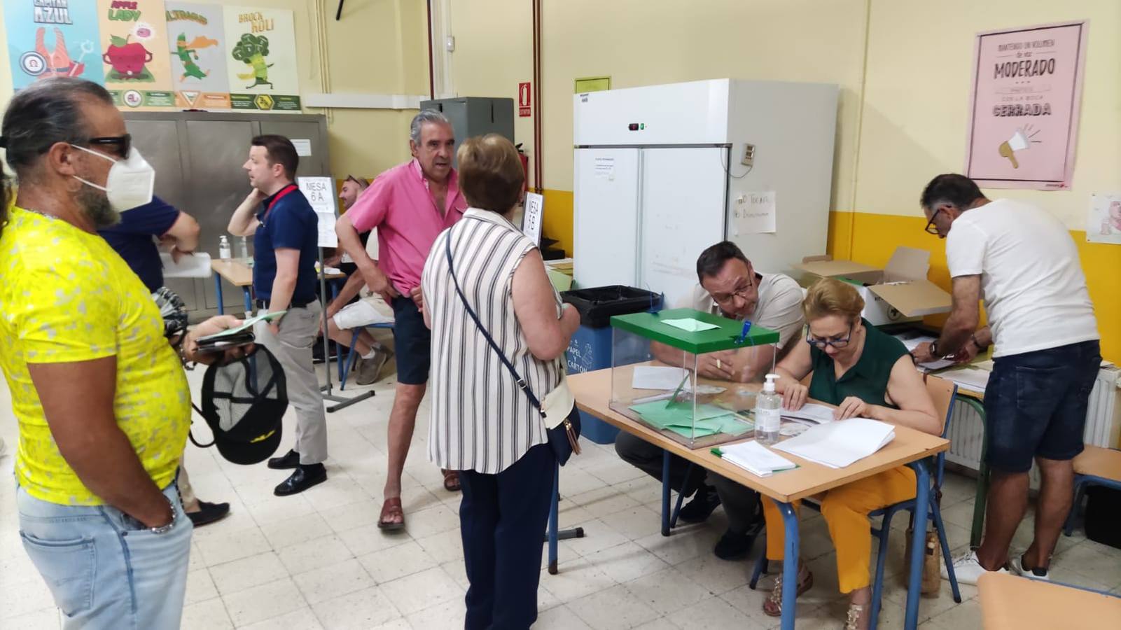 Votaciones durante la jornada electoral del 19J en Andalucía