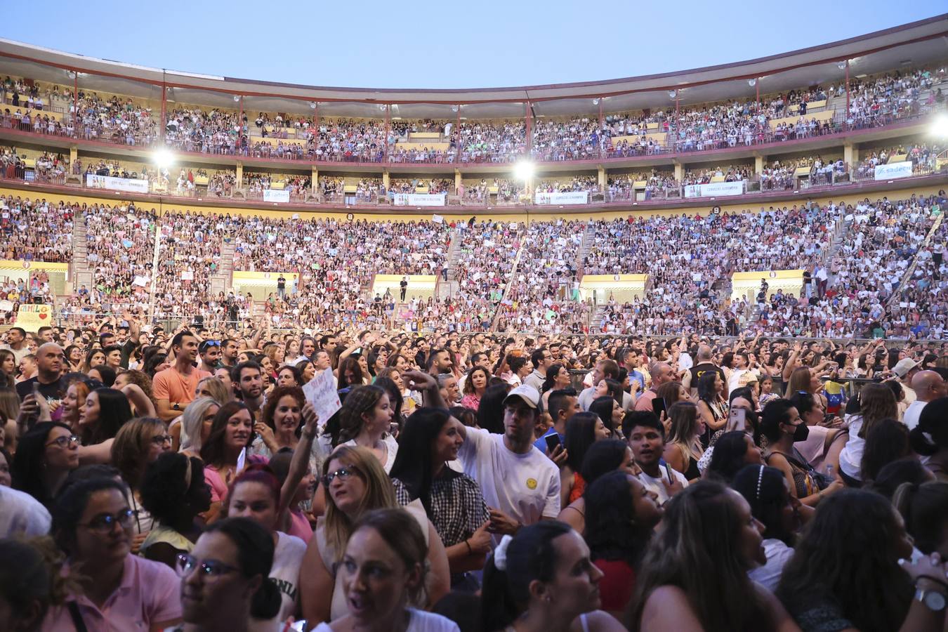 El concierto de Camilo en Córdoba, en imágenes