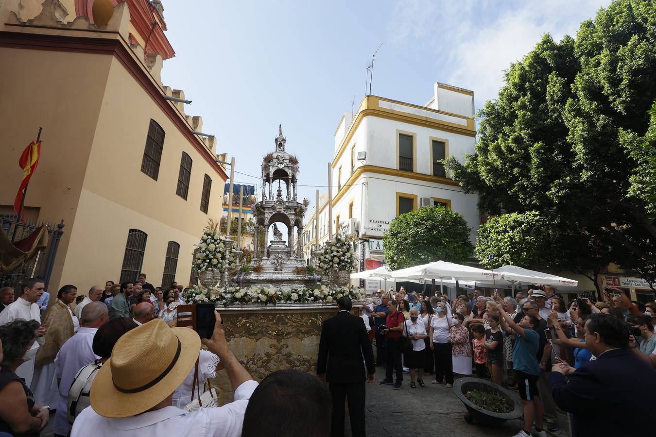 Procesión del Corpus Christi de Triana por las calles del barrio