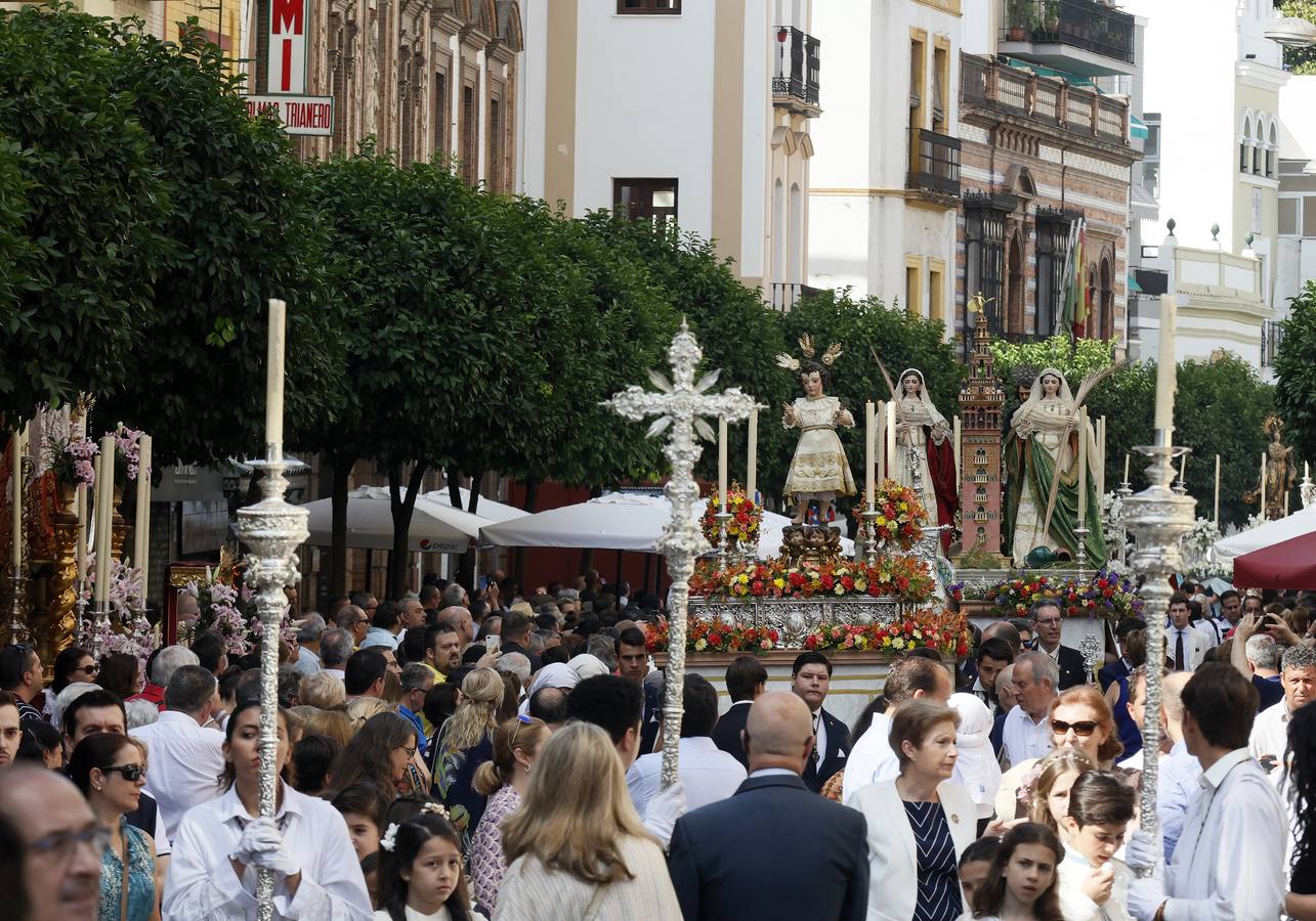 Procesión del Corpus Christi de Triana por las calles del barrio