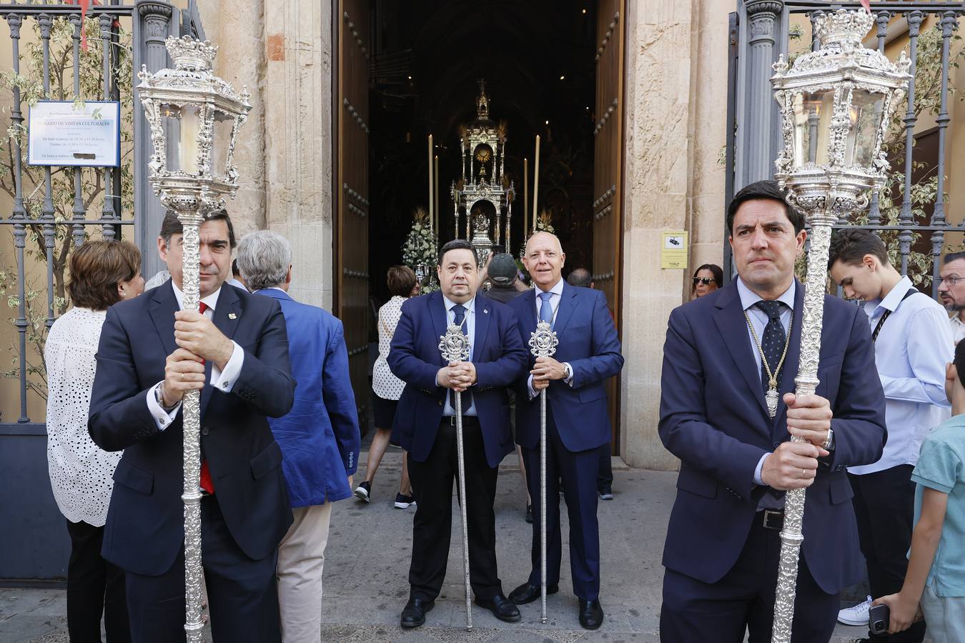 Procesión del Corpus Christi de Triana por las calles del barrio