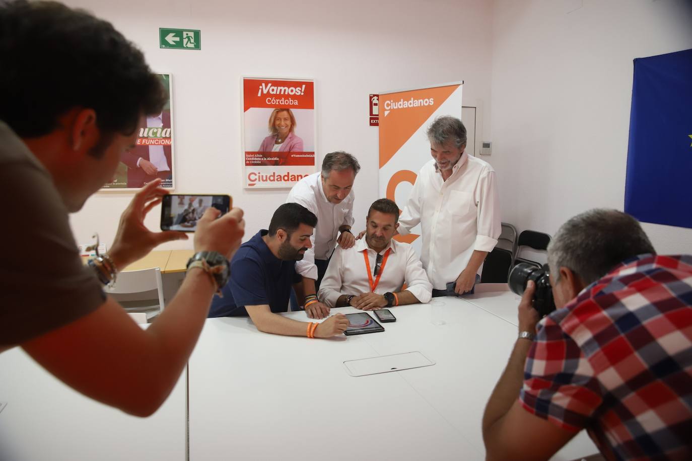 La desolación de Ciudadanos en Córdoba tras quedarse sin parlamentarios, en imágenes