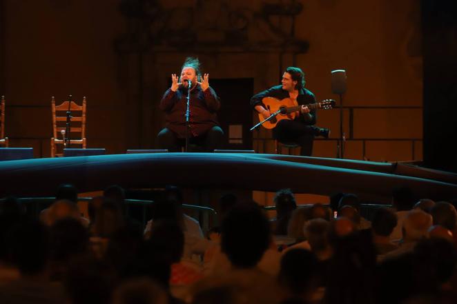 La Noche Blanca del Flamenco desde el Alcázar al Zoco y San Agustín, en imágenes