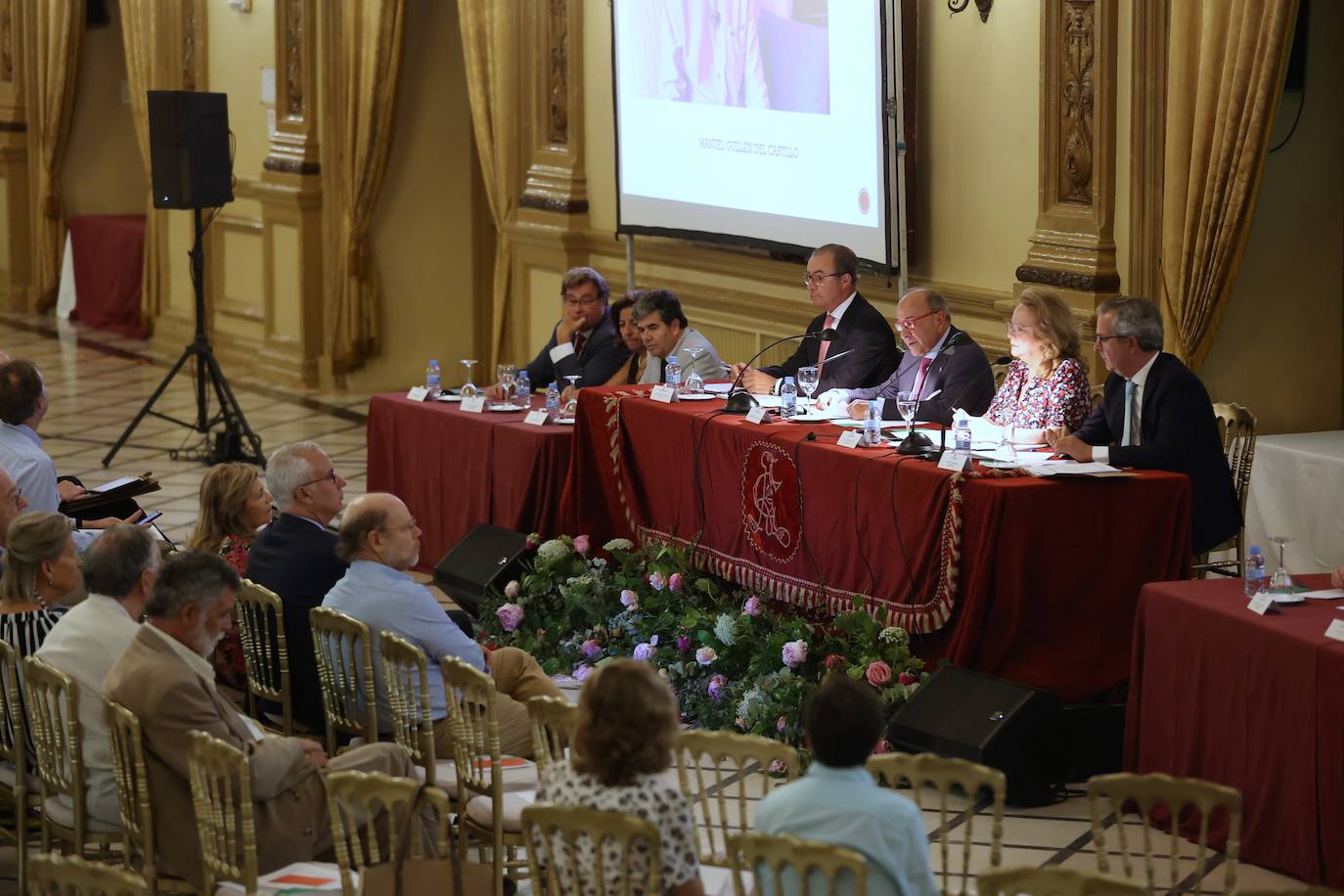 La asamblea del Círculo de la Amistad de Córdoba, en imágenes