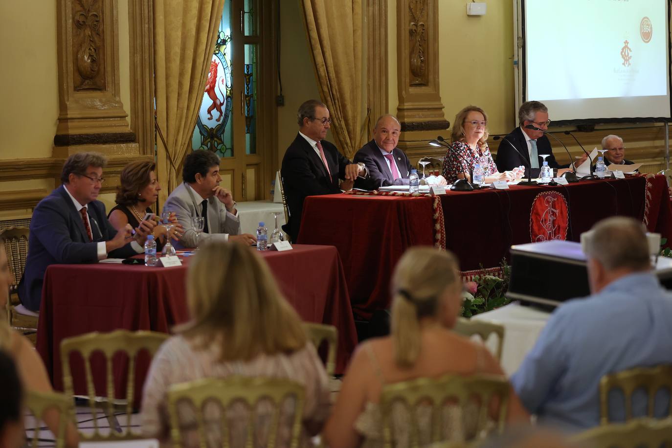 La asamblea del Círculo de la Amistad de Córdoba, en imágenes