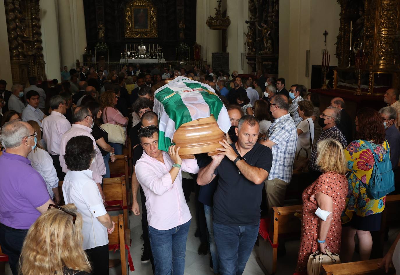 El funeral de Rafael Campanero en Córdoba, en imágenes