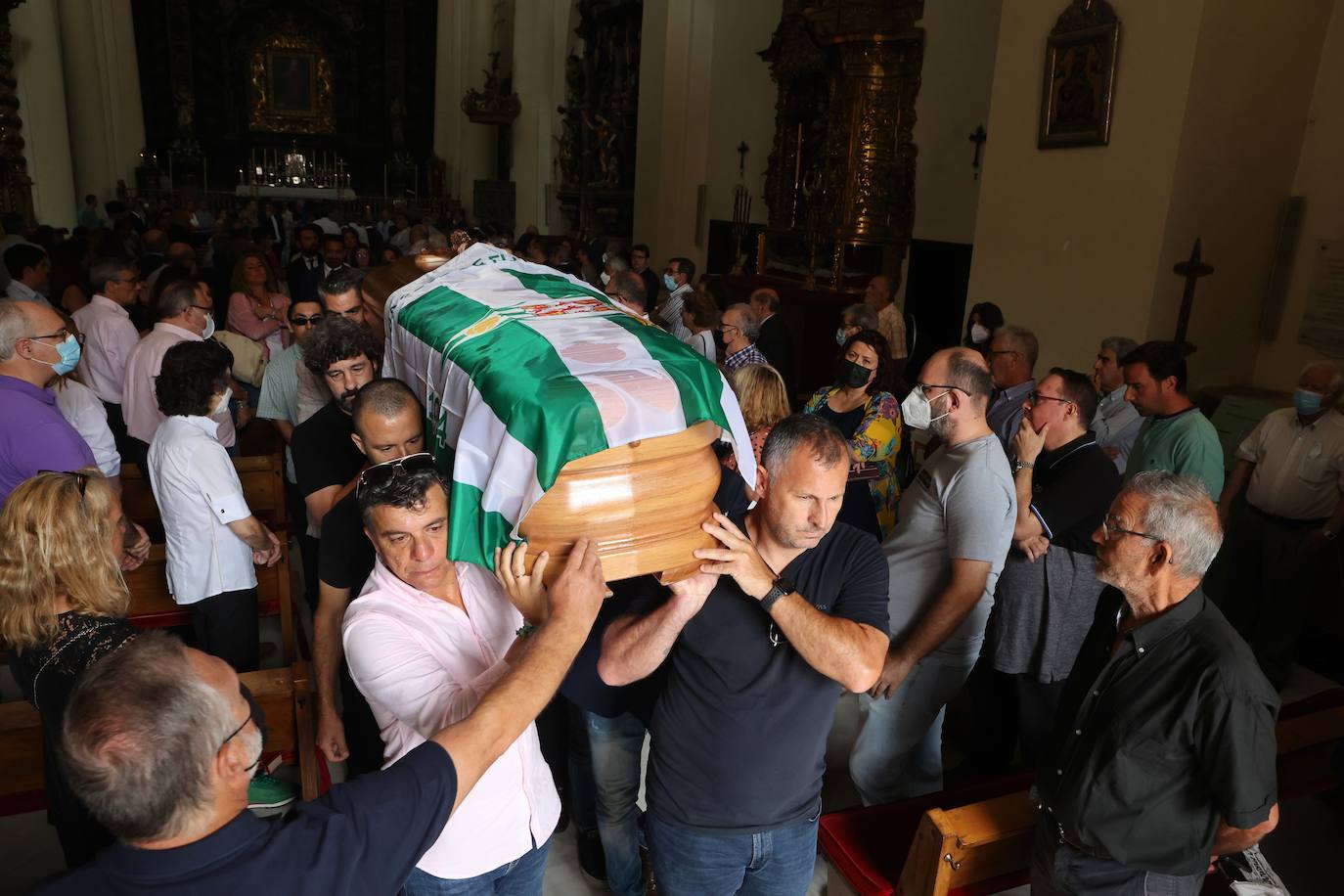 El funeral de Rafael Campanero en Córdoba, en imágenes