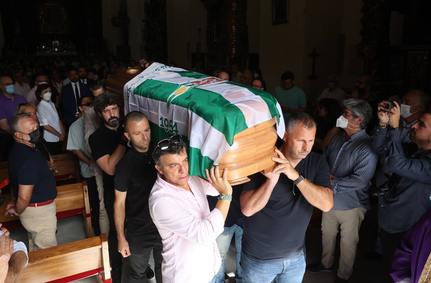 El funeral de Rafael Campanero en Córdoba, en imágenes