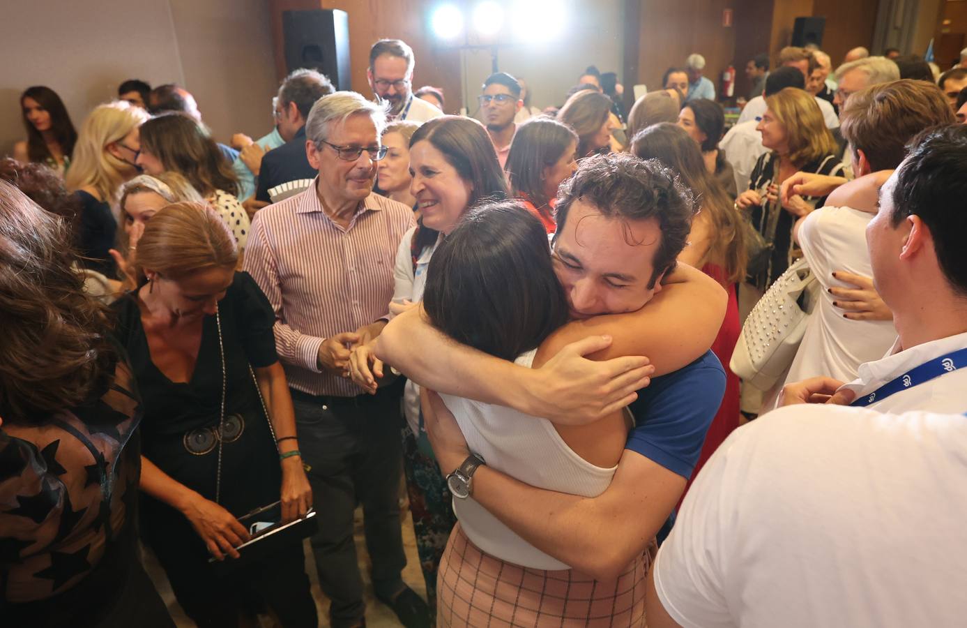 La emocionante noche electoral del PP de Córdoba, en imágenes