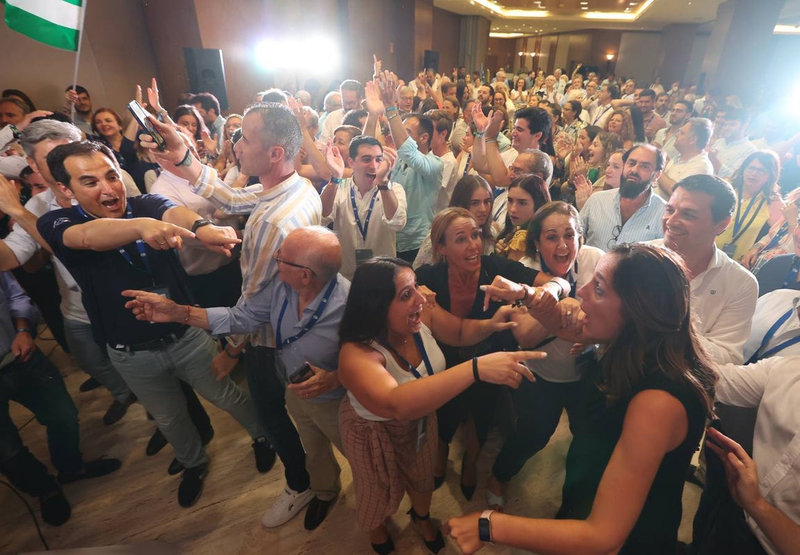La emocionante noche electoral del PP de Córdoba, en imágenes