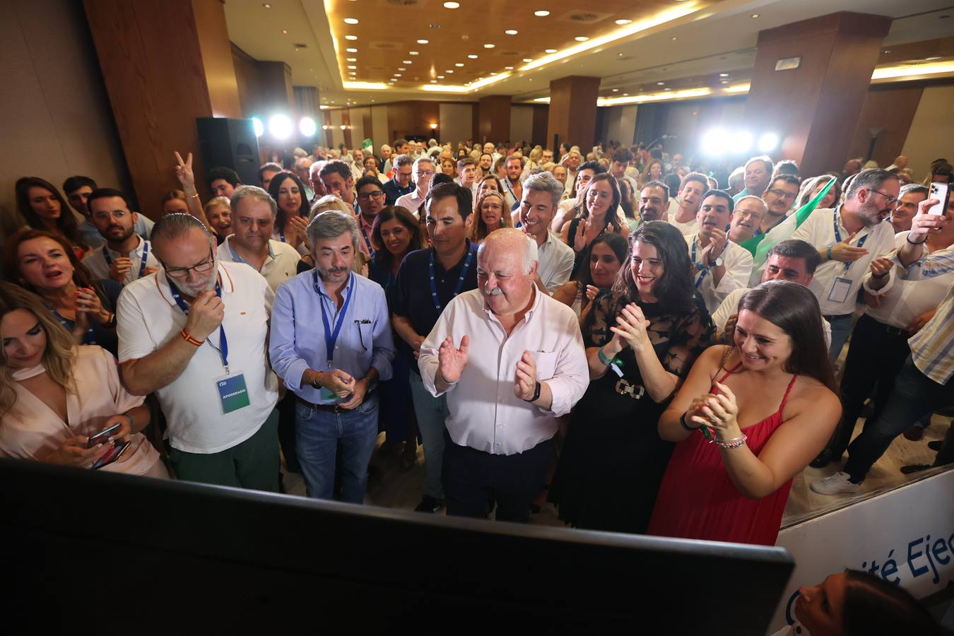 La emocionante noche electoral del PP de Córdoba, en imágenes