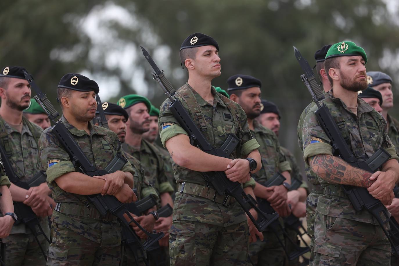 En imágenes, el desfile de la BRI X para despedir al contingente que marcha a Letonia